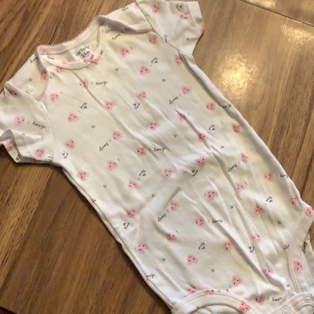 5 Carter’s Onesies 24M - Picture 5 of 9